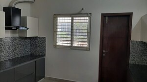 Room in 3 BHK Apartment at Banjara View Apartment, Banjara Hills – for Rent