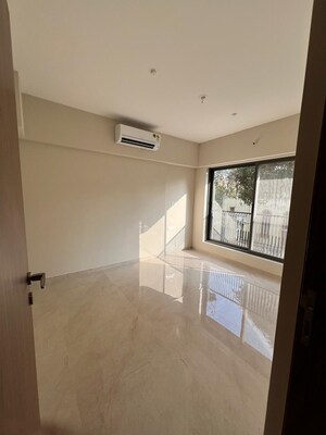 Room in 3 BHK Apartment at Nav Geeta CHS, Chembur – for Rent