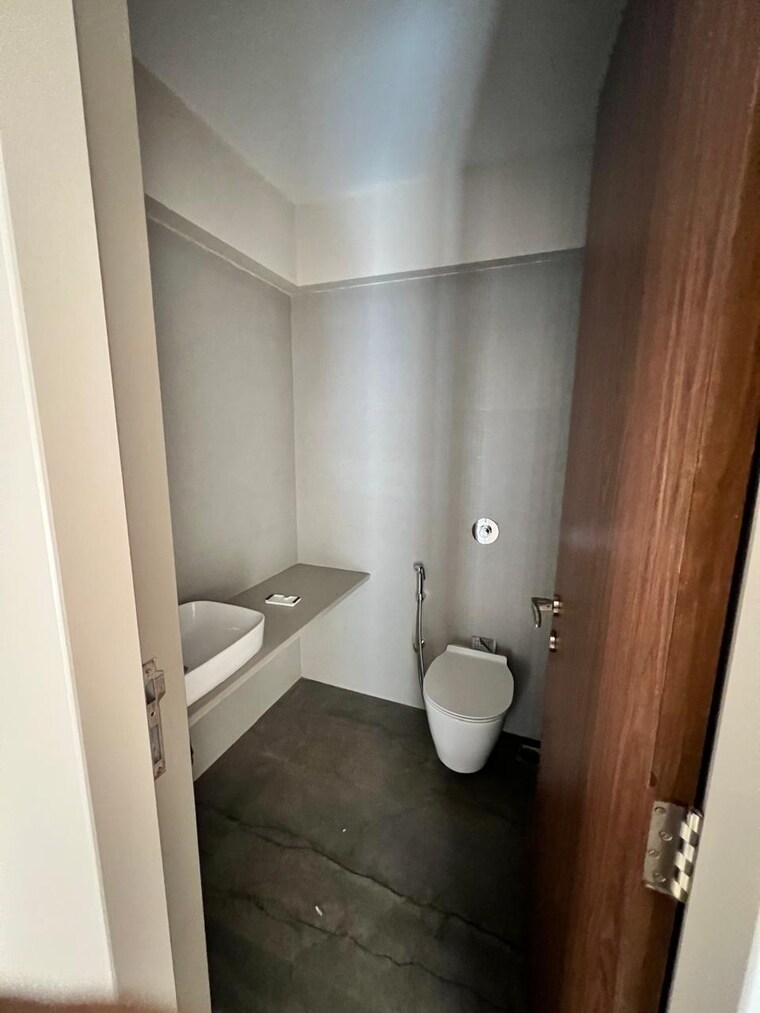 Bathroom, nav-geeta-chs 3 Bedroom 1150 Sq.Ft. Apartment In Chembur Mumbai 10187241