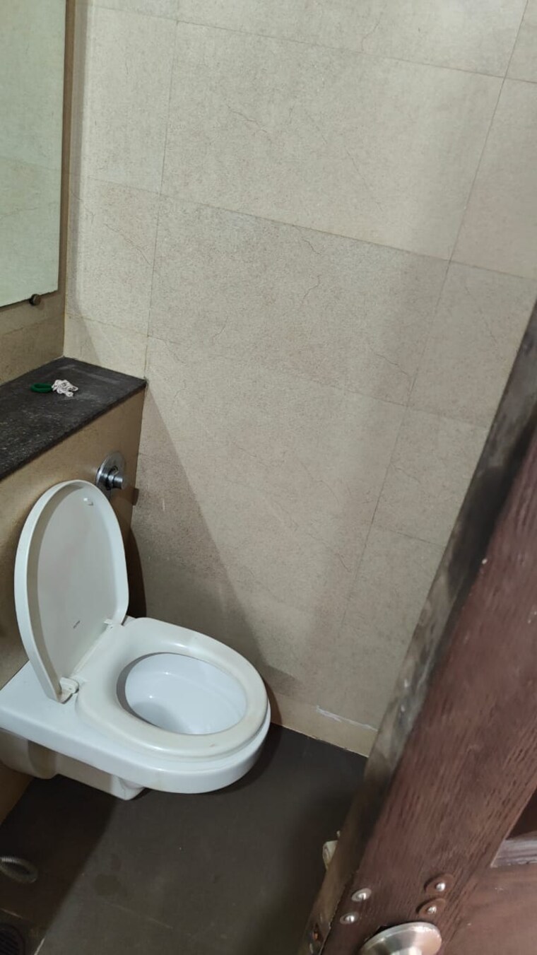 Bathroom, ng-complex 1 Bedroom 420 Sq.Ft. Apartment In Andheri East Mumbai 10187299