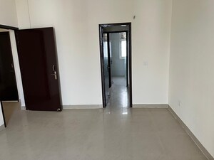 Room in 3 BHK Apartment at Ansals Celebrity Greens, Sushant Golf City – for Rent