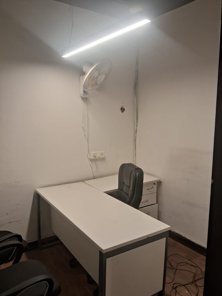 Bathroom, sector 62 Commercial Office Space 300 Sq.Ft. In Sector 62 Noida 10187352