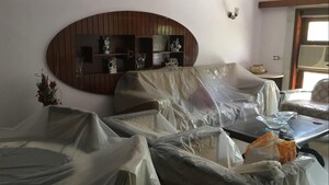 Team Area in 3 BHK Builder Floor at Gulmohar Park – for Rent