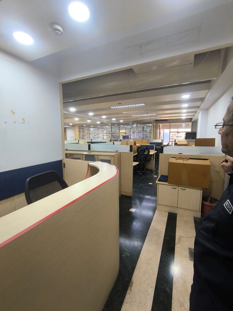 Team Area, dlh-park Commercial Office Space 2500 Sq.Ft. In Malad West Mumbai 10187529