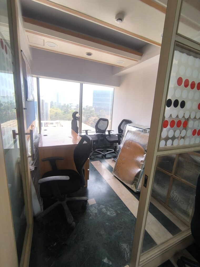 Team Area, dlh-park Commercial Office Space 2500 Sq.Ft. In Malad West Mumbai 10187529