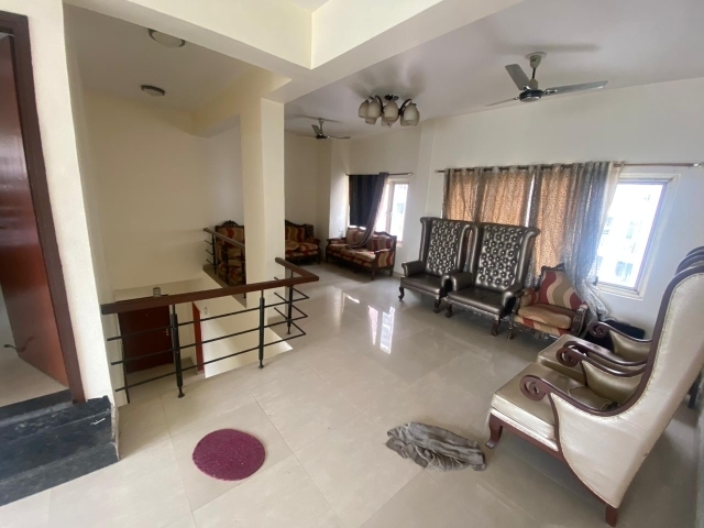 4 BHK + Pooja Room,Servant Room,Study Room,Extra Room Villa For Rent in Paramount Oak
