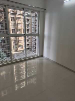 3 BHK Apartment For Rent in Lodha Amara, Kolshet Road