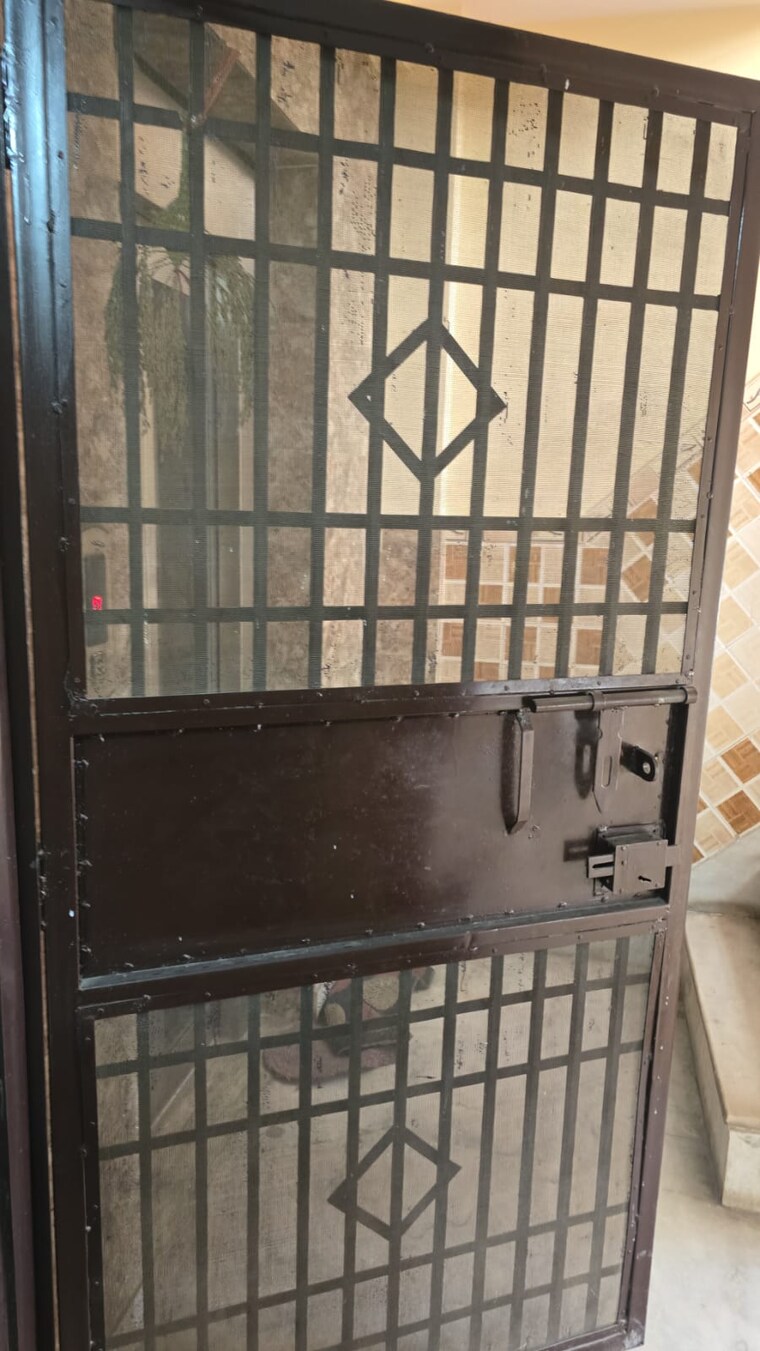 Balcony, preet vihar 2 Bedroom 900 Sq.Ft. Builder Floor In Preet Vihar Delhi 10187568