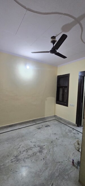 Room in 2 BHK Builder Floor at Preet Vihar – for Rent