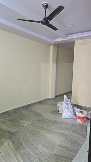 Room in 2 BHK Builder Floor at Preet Vihar – for Rent