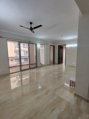 Room in 3 BHK Apartment at Eiffel Vivassa Estate, Bagiamau – for Rent