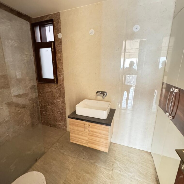 Bathroom, sector 21b 5 Bedroom 500 Sq.Yd. Builder Floor In Sector 21b Faridabad 10187570
