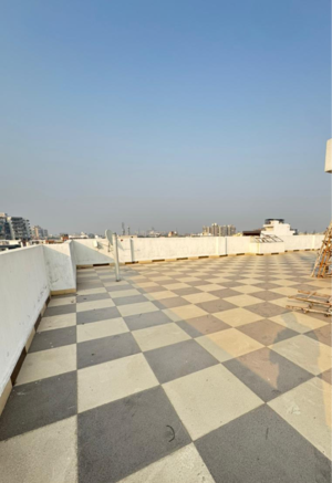 Swimming Pool in 5 BHK Builder Floor at Sector 21b – for Rent