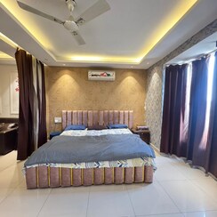 3 BHK + Pooja Room,Servant Room Builder Floor For Rent in Sector 21D