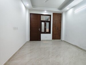 Room in 2 BHK Apartment at Saket – for Rent