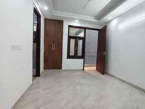 Room in 2 BHK Apartment at Saket – for Rent