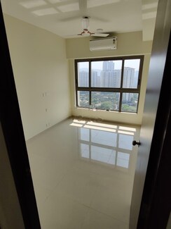 1 BHK Apartment For Rent in Lodha Amara New Tower