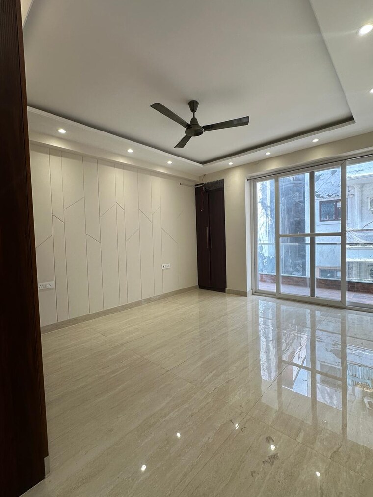 Room, saket 4 Bedroom 200 Sq.Ft. Builder Floor In Saket Delhi 10187701