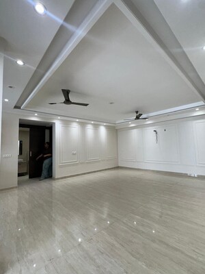 Room in 4 BHK Builder Floor at Saket – for Sale