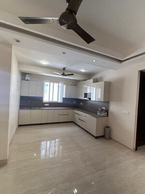 Room in 4 BHK Builder Floor at Saket – for Sale