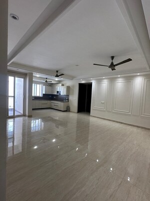 Room in 4 BHK Builder Floor at Saket – for Sale