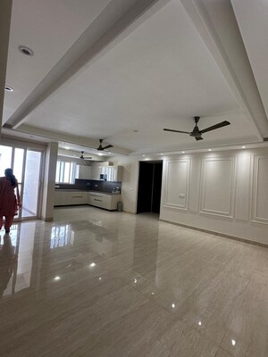 Room in 4 BHK Builder Floor at Saket – for Sale