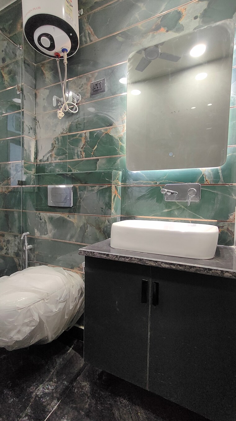 Bathroom, sector 45 4 Bedroom 2367 Sq.Ft. Builder Floor In Sector 45 Gurgaon 10187857