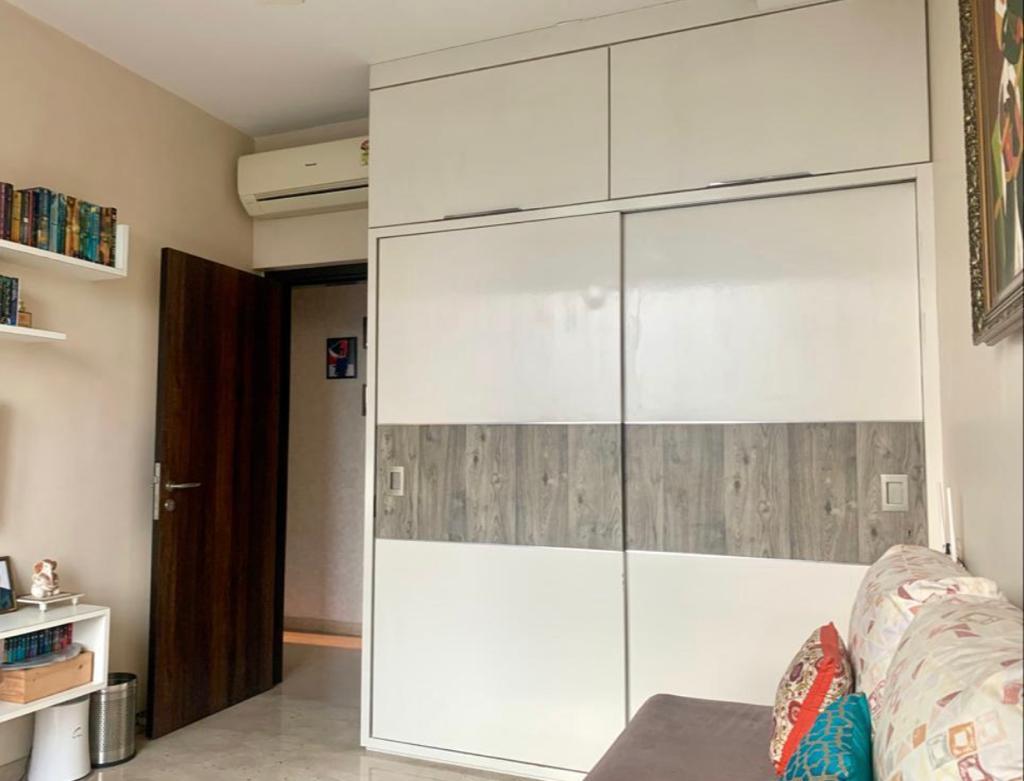Bedroom in 3 BHK Apartment at Oberoi Exquisite Goregaon, Goregaon East – for Rent