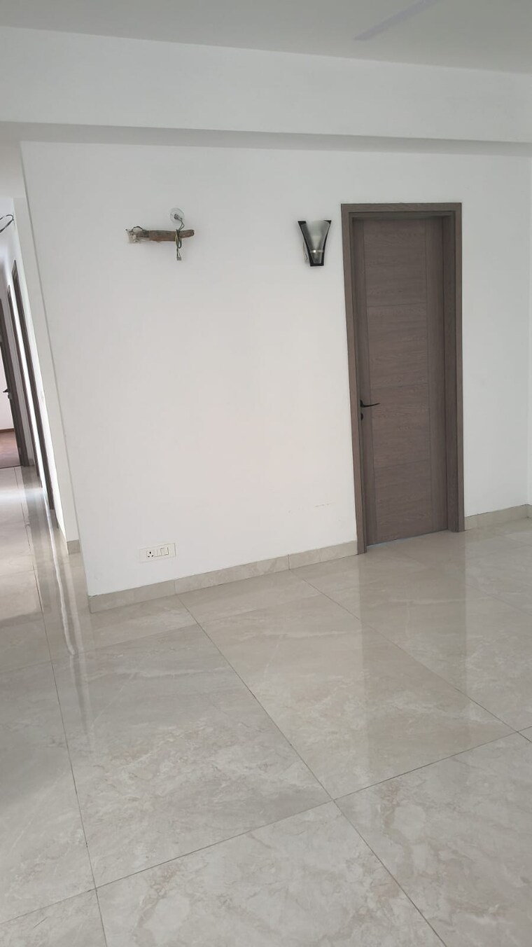 Room, one-oak-atmos 4 Bedroom 2400 Sq.Ft. Apartment In Gomti Nagar Lucknow 10187867