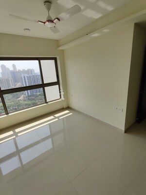 Room in 2 BHK Apartment at Lodha Amara, Kolshet Road – for Rent