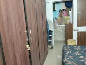 Furnished Amenities in 2 BHK Apartment at Bandra West – for Rent