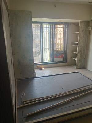 Room in 3 BHK Apartment at Ratna Rajul CHS, Kandivali West – for Sale