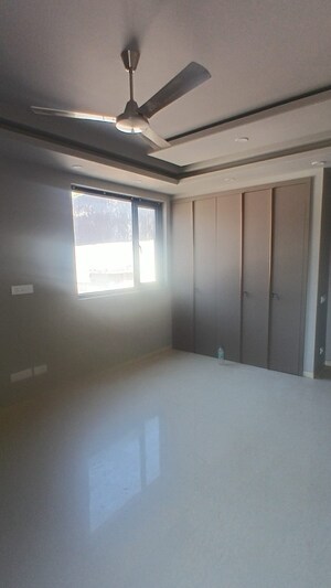 Room in 3 BHK Builder Floor at Greater Kailash I – for Rent