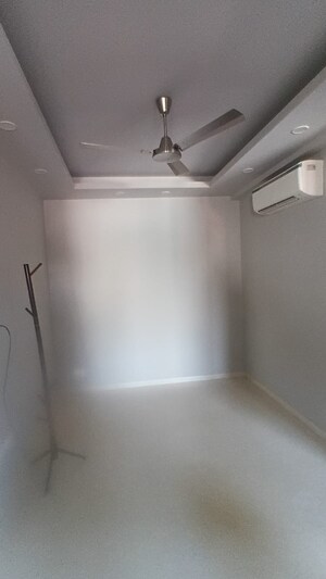 Room in 3 BHK Builder Floor at Greater Kailash I – for Rent