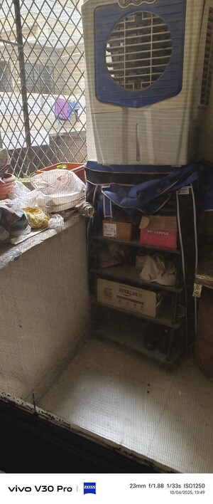 Furnished Amenities in 2 BHK Builder Floor at Pandav Nagar – for Sale