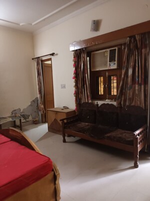 Living Room in 1 BHK Apartment at Varun Enclave, Sector 28 – for Rent