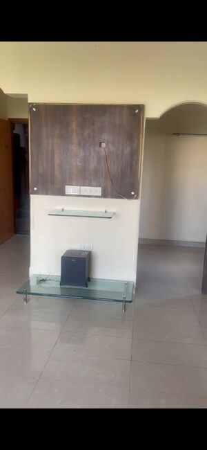 Room in 3 BHK Apartment at Mahindra Gardens, Goregaon West – for Rent