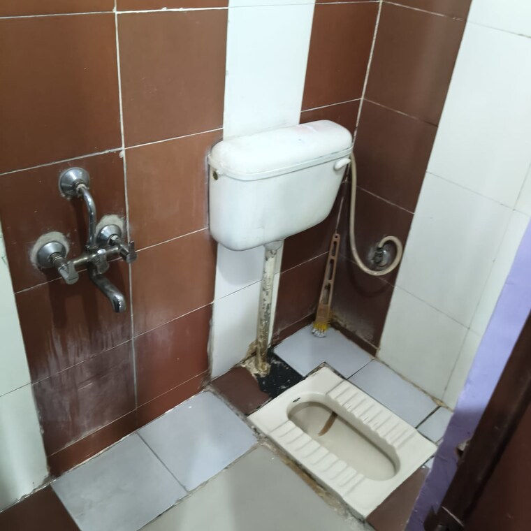 Bathroom, sai-enclave-niti-khand 2 Bedroom 900 Sq.Ft. Builder Floor In Niti Khand Ghaziabad 10188205