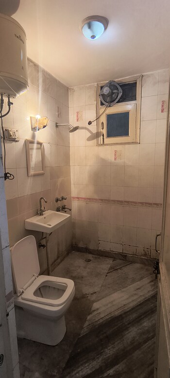 2 BHK Builder Floor for Rent in Panchsheel Vihar, Delhi