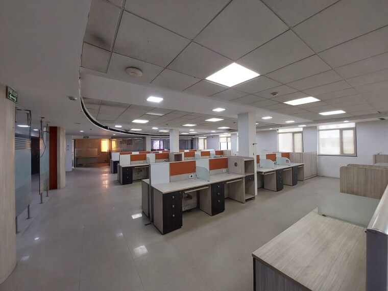  Parking, okhla industrial estate phase 2 Commercial Office Space 6000 Sq.Ft. In Okhla Industrial Estate Phase 2 Delhi 10190039