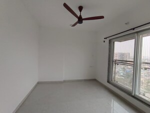 Room in 2 BHK Apartment at Vaibhav Queens Park, Chembur – for Rent