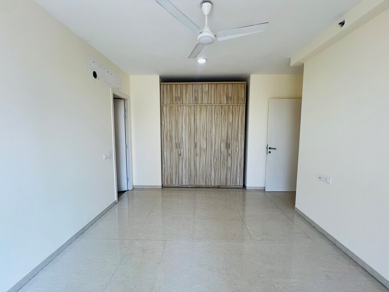 Room, hiranandani-eagleridge-wing-b 2.5 Bedroom 948 Sq.Ft. Apartment In Thane West Thane 10190031