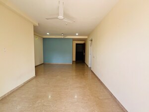 Room in 2.5 BHK Apartment at Hiranandani Eagleridge Wing B, Thane West – for Rent