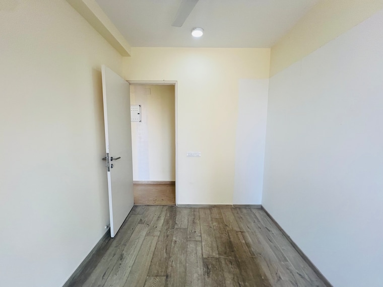 Room, hiranandani-eagleridge-wing-b 2.5 Bedroom 948 Sq.Ft. Apartment In Thane West Thane 10190031