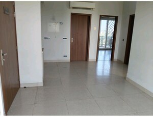 Room in 2.5 BHK Builder Floor at Central Park Flower Valley, Sohna Sector 33 – for Rent
