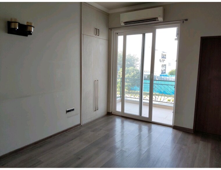 Room, central-park-flower-valley 2.5 Bedroom 1093 Sq.Ft. Builder Floor In Sohna Sector 33 Gurgaon 10190050