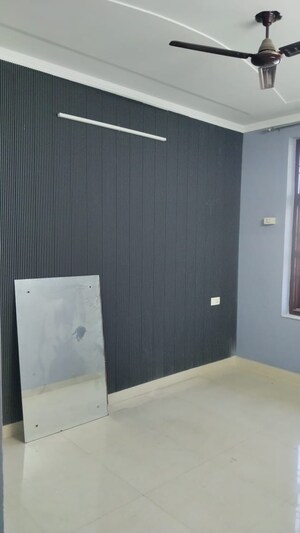 Room in 3 BHK Builder Floor at Sector 9 – for Sale