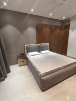 3 BHK + Pooja Room,Servant Room 500 Sq.Yd. Builder Floor in Sector 21C