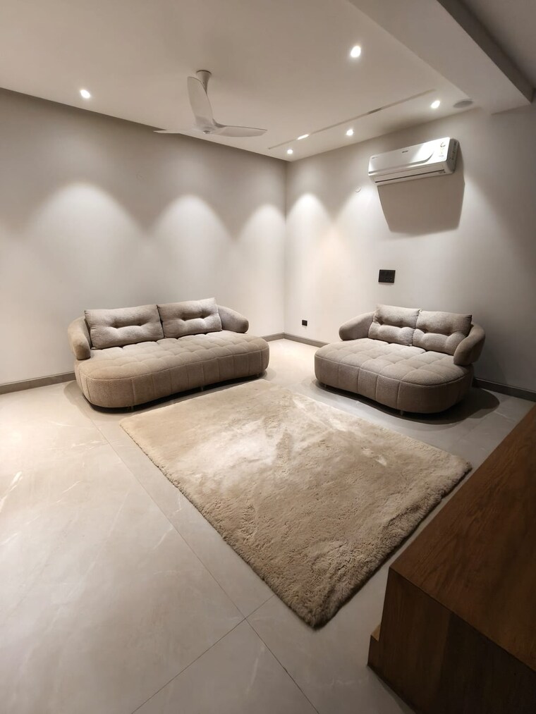 Living Room, sector 21c 3 Bedroom 500 Sq.Yd. Builder Floor In Sector 21c Faridabad 10190066