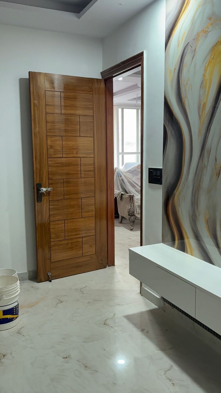 Room, new industrial township 3 3 Bedroom 200 Sq.Yd. Builder Floor In New Industrial Township 3 Faridabad 10191336